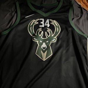 Gianni’s Antekempo jersey